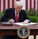 Donald Trump advirtió que evalúa un “Plan B” ante un posible bloqueo de la Corte Suprema a su política arancelaria