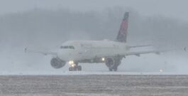 Más de 1.000 vuelos cancelados en Estados Unidos por la tormenta invernal que azota a varias regiones del país