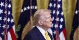 Donald Trump anunció que aumentará los nuevos aranceles globales de EEUU de 10 a 15%