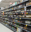 El gobierno de Chicago implementa nuevo impuesto del 1,5% al alcohol para llevar