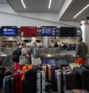 Aeropuertos de EEUU alertan sobre demoras en los controles de seguridad en plena temporada de viajes