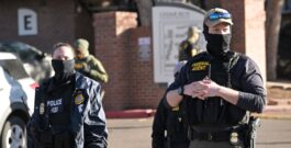 Una jueza determina que Nueva York no puede prohibir el uso de máscaras a agentes federales