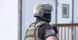 Nueva York prohíbe cooperación de policía con ICE