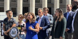 Rechazo político en Nueva York tras el fallo judicial que permite a agentes de ICE ocultar su identidad durante operativos