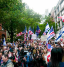Protesta frente a la residencia del alcalde de Nueva York por la seguridad en los campus