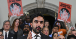 El alcalde Zohran Mamdani presenta un plan integral para combatir el antisemitismo en Nueva York