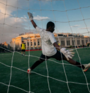El fútbol nocturno gratuito llegó para quedarse: Nueva York extiende el programa «Open Play» hasta 2027
