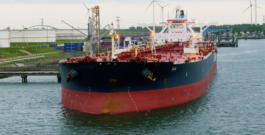 Un barco petrolero ruso con rumbo a Nueva York tras el pacto entre Trump y Putin