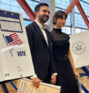 El Alcalde Mamdani acude al Met a votar
